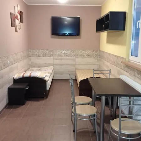 Antares U Basi Quarto em Acomodações Particulares Mloszowa