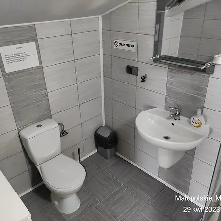 Antares U Basi Quarto em Acomodações Particulares Mloszowa